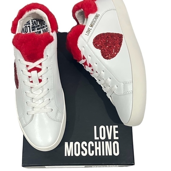 Love Moschino Logo  Glitter-Red Heart With Red Faux Fur detail low-top sneaker - Picture 3 of 16